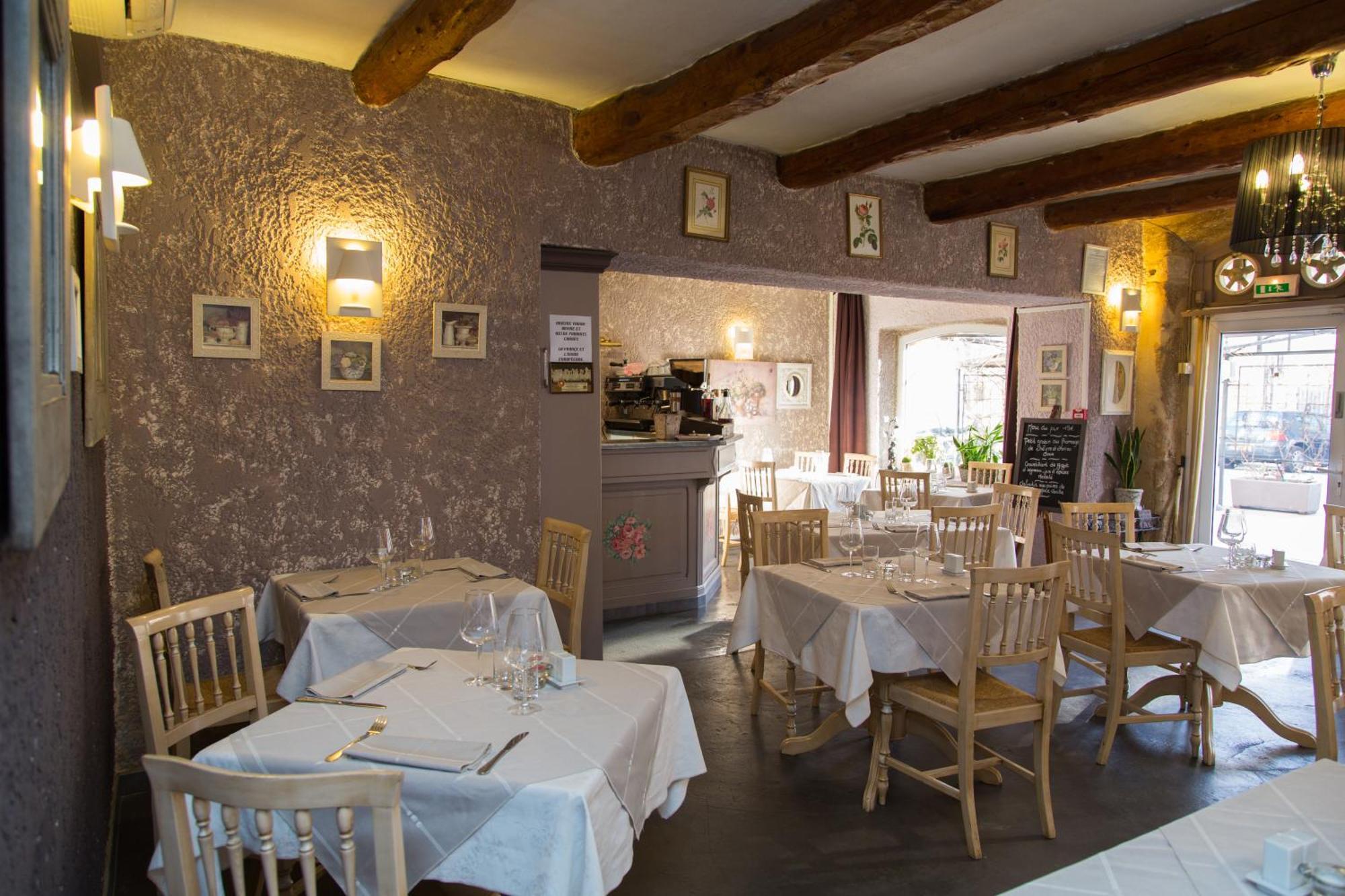 Logis Hotel Restaurant La Farigoule Sainte-Cecile-les-Vignes Экстерьер фото